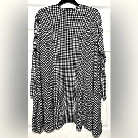 LuLaRoe Caroline Cardigan Women’s Size Large Black & White pattern with pockets - Picture 2 of 5